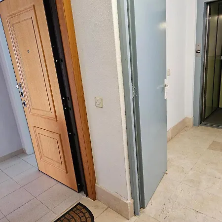 Primera Linea - - Hawaii Iv - 1 *